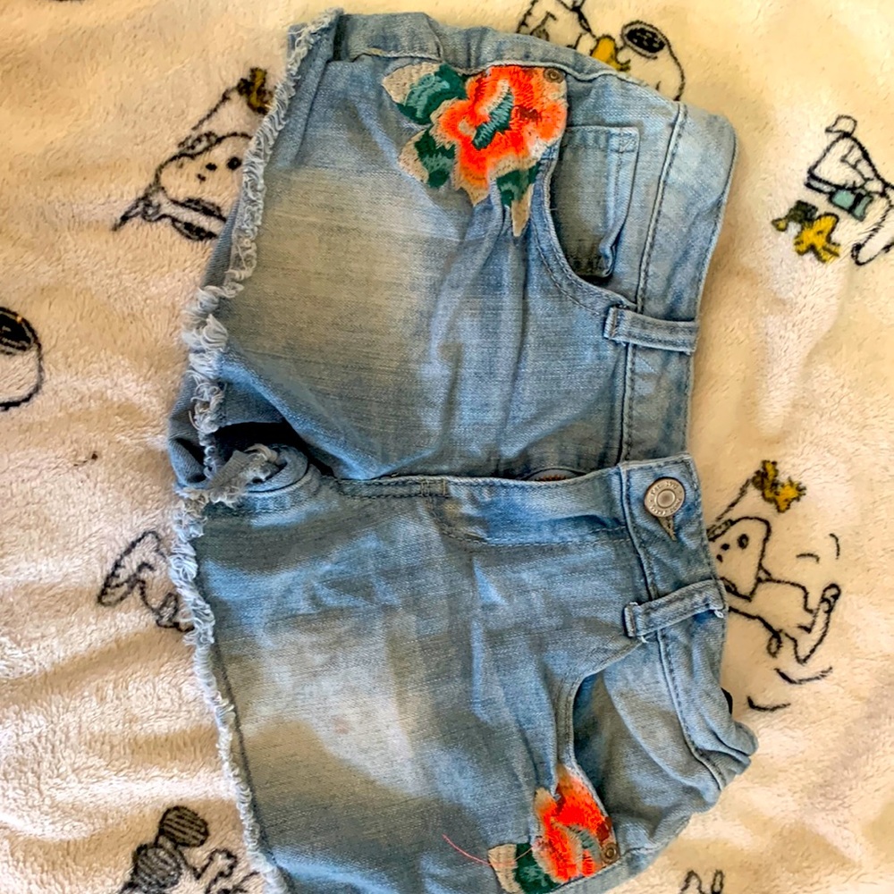 Girls low wasted Jean shorts